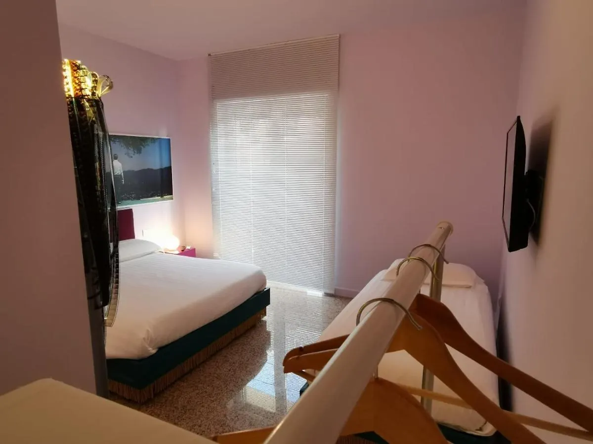Red Carpet Rooms Bari