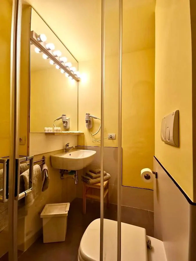 Bed & Breakfast Red Carpet Rooms Bari Italia