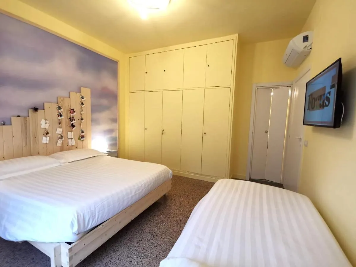 Bed & Breakfast Red Carpet Rooms Bari Italia